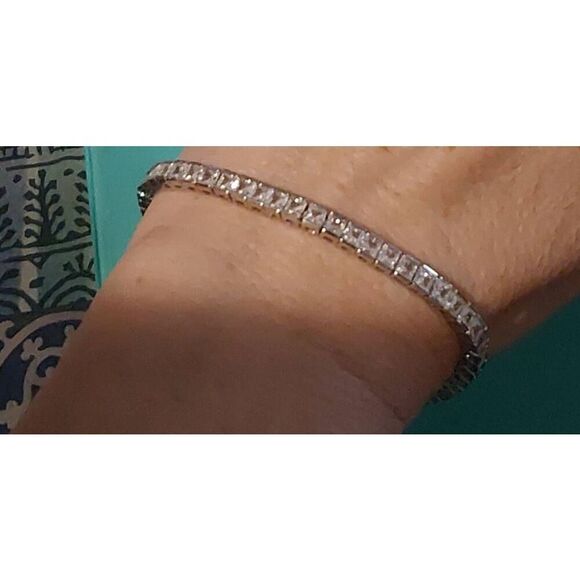 Gorgeous New 15.9 Ct. Princess Cut Sim Diamond Tennis Bracelet~18KWGP - Picture 4 of 4